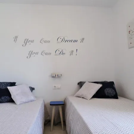 Bright Beach Apartment Alicante