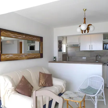Bright Beach Apartment Alicante